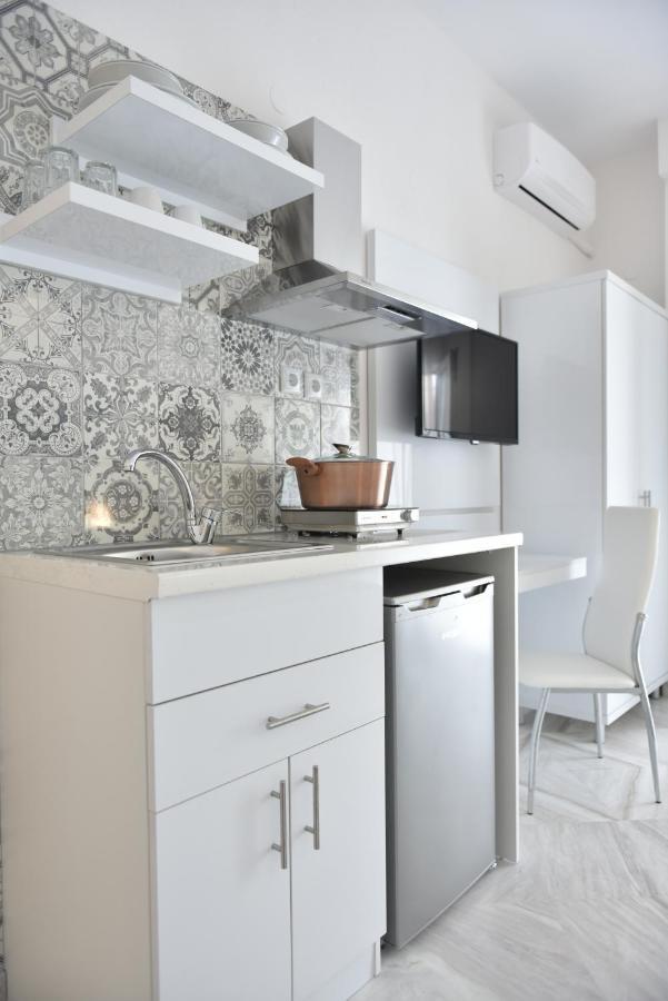 Ilion Luxury Studios Аспровальта Экстерьер фото